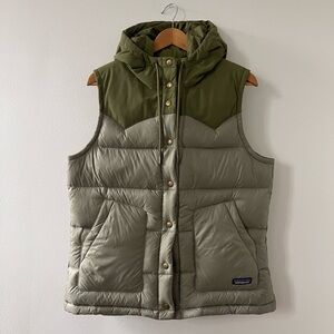 Patagonia SIZE L Olive Green Puffer Vest